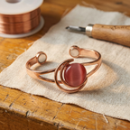 Bracciale in Rame con Pietra Rosa Centrale