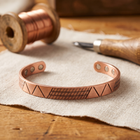 Bracciale in Rame a Motivo Geometrico con Magneti